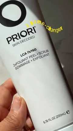 REVIEW: @prioriskincareusa 2xFoliant Peel + Scrub =  gentle but mighty ❤️

🌿Background-  Since I use tretinoin and azelaic acid daily, I lean toward wash-off exfoliants instead of leave-on AHA or BHA serums. This gentle chemical peel and physical ex