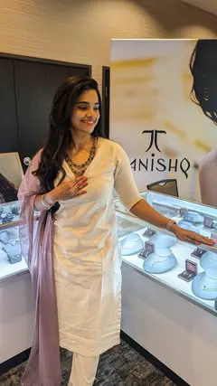 ✨ Discover Timeless Elegance at Tanishq’s Seattle Trunk Show! ✨

Join me at the Courtyard Seattle Bellevue, 11010 NE 8th St, Bellevue, from 11.30 AM to 7:30 PM between May 31st - June 2nd and explore stunning collection of jewelry. Don’t miss out on 