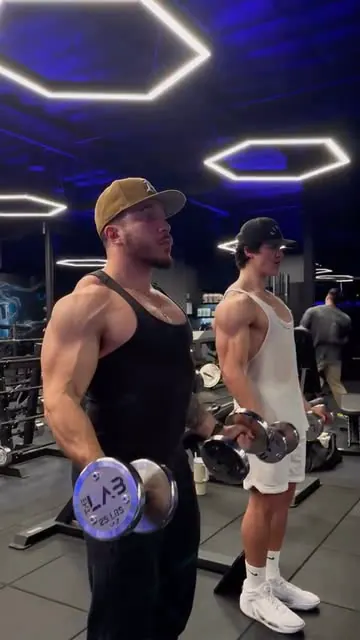 🏆 WINNING TEAM 🏆

👨‍🔬🔬🧬🧪 @thelab.gym best gym in the bay 🌉
-
-
-
-
#winningteam #fitness #fitnessjourney #fitnessmotivation