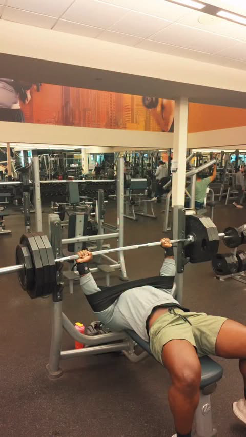 Gym Shenanigans 😂😂 

#fitness #gym #workout #fitnessmotivation #fit #motivation #bodybuilding #training #health #fitfam #healthylifestyle #lifestyle #love #gymlife #gymmotivation #sport #instagood #healthy #personaltrainer #weightloss #fitnessmodel