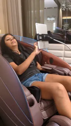 The uDream massage chair from @OSIMAmerica is the ultimate relaxation experience. Each massage session is tailored based on your body tension score. You can adjust the chair to multiple reclining positions, massage programs and music. What an amazing