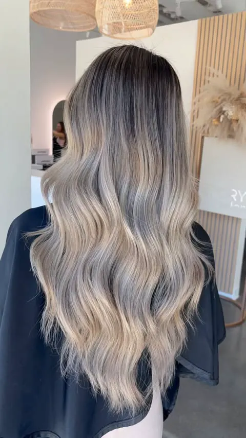 Glam makeover for my bday month 🎊 Shoutout to my girl @coloredbysid for always fixing me up! I’ve been here for over two years now and Sid always manages to make the long hours fly by (you other blondies understand my pain 😩). Sip on champagne and 