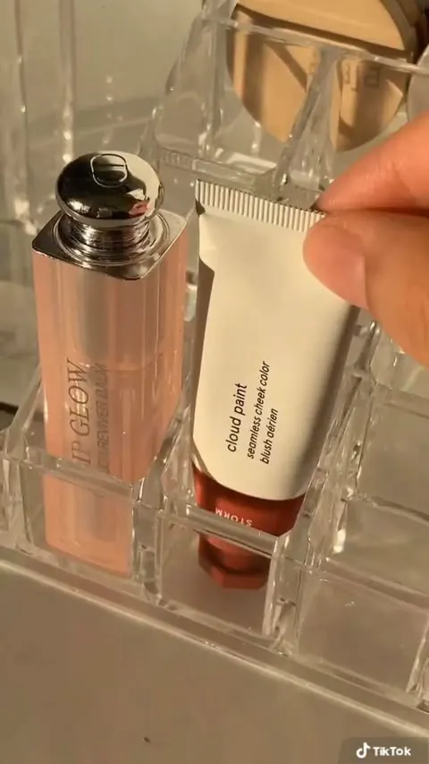 sound on 🔈these are so fun to make lol! 

tags- #asmr #asmrsatisfying #kajabeauty #diorbeautylovers #chanelbeauty #skincare #tiktok #kbeauty #skincarereview #makeup #bbloggers #igskincare #skincareobsessed #discoverunder10k #cleanbeauty #topshelfbea