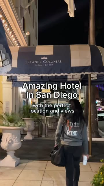 Follow @roinwanderlust for more travel tips

Charming hotel, beautiful ocean views, and the beach is down the street.

What I like about the @grandecolonialhotel :
Free wi-fi
Daily in-room snacks, water, coffee and soda
Free Bike rentals
On-site Mich