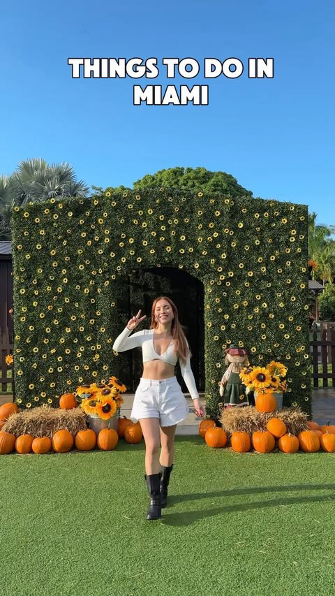 Things to do in 🎃Miami🎃 this fall! @pintosfarm is my go to pumpkin patch for spooky season! 👻 They’ve also added a corn maze this year! 🌽 If you’re looking for something fun to do then tag someone below you want to go check this out with! 

•#thi