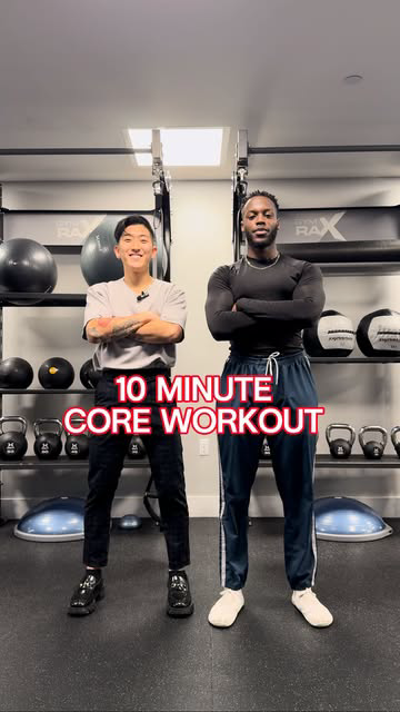 Here’s a 10 minute Core Workout that will cover all 3 planes of your core:

🎯 Side Planks: 3 x 30 Secs (Each Side)
🎯 Palloff Press: 3 x 30 Secs (ES)
🎯 Straight Plank: 2 x 1 Min

Hisoka Compression Shirt from @tanren.co 🔥

#fitness #abs #abworkout